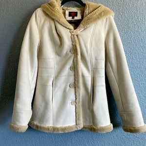 Women’s Gallery cream color button up coat with hood. Faux fur throughout inside